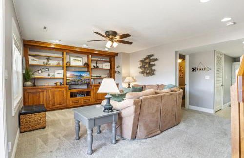 Spacious Home & Lake Access, Lake Views Throughout - Foto 11