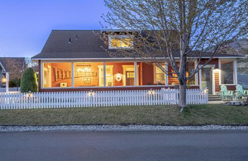 Oasis Cottage- Waterfront experience without the expensive fee! - Foto 1