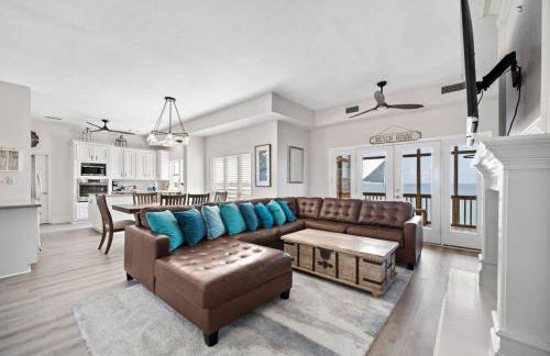 Jaw-dropping bayfront home with panoramic water views, boat slip, and cowboy pool - Foto 1