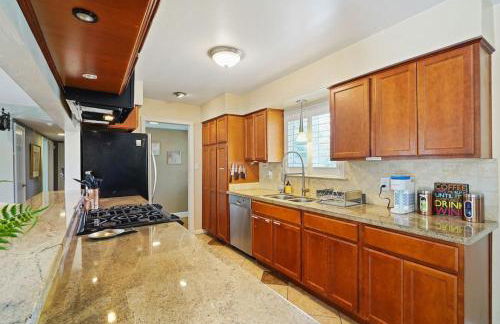 Riverview Huge Yard, Quiet Cul-de-Sac, Perfect for Families - Photo 18