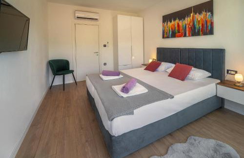 Villa Marina with a Pool - Foto 24