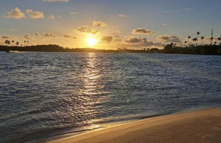 Luxuosa casa, a 150m da praia - Foto 20