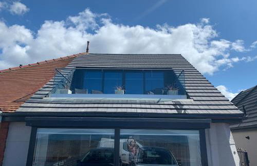 Beach View Apartment with balcony and sea view - pet friendly - Foto 1