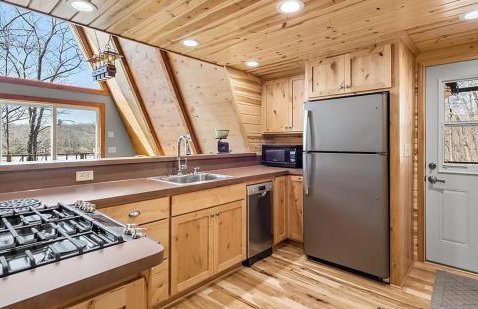 Lakefront Cabin with Loft and Bar - Foto 12