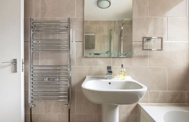 Spacious 1 bed Apartment With Parking & Balcony! - Foto 9