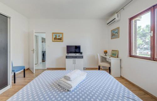 Meje seafront suite - Photo 23