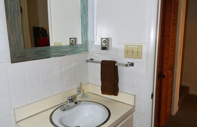 Serendipity - Large 5BR With a Hot Tub - Photo 20