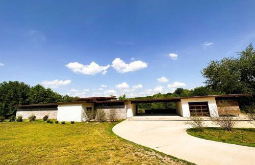 Stunning Mid-Cent Modern Retreat • Comfy Beds • Grove • Quiet Setting • Boat Parking - Foto 4