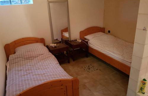 Ferienwohnung und Monteurwohnung mit großer begehbarer Dusche - Photo 1