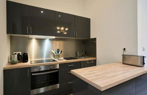 Appartement cosy proche du tram avec parking privé - Foto 33