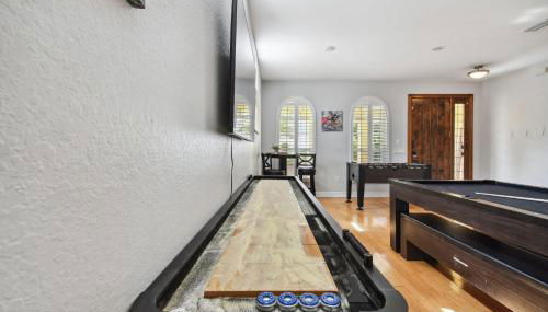 Tampa Private Large House, Game Room & Backyard - Sleeps 12, 4bdr, 3bth, Quiet Community, Near Everything in Tampa & St Pete - Foto 5