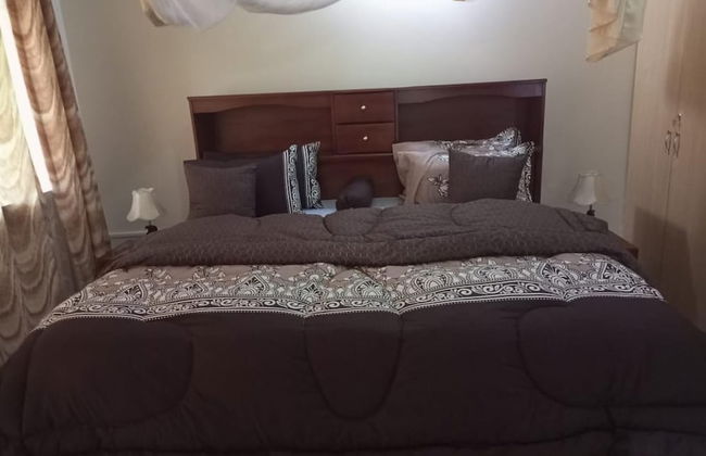 Captivating 3-bed Villa - Photo 5