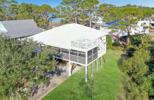 Woofs and Waves by Pristine Properties Vacation Rentals - Foto 30