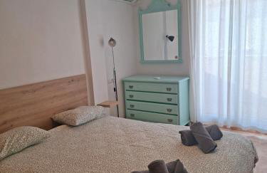 Sunny Penthouse with Large Terrace - Walk to Beach PMT25 - Photo 2