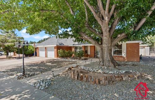 San Gabriel Stunner - An Irvie Home - Photo 44