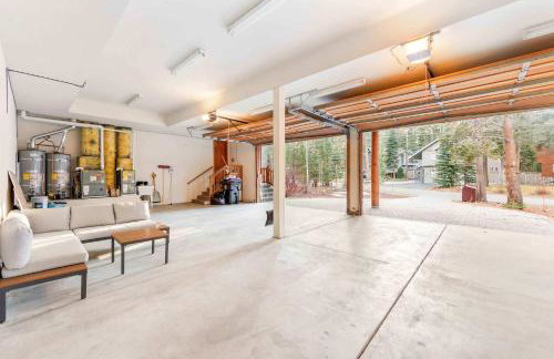 Fully Remodeled Tahoe Retreat with Game Room and Hot Tub - Foto 107