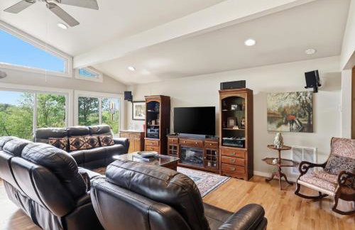 Lake Escape to an Elegant 4 Br Home 3 bath Home - Foto 14