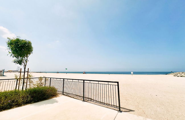 Contemporary La Mer 1BR w Beach Access - Photo 27