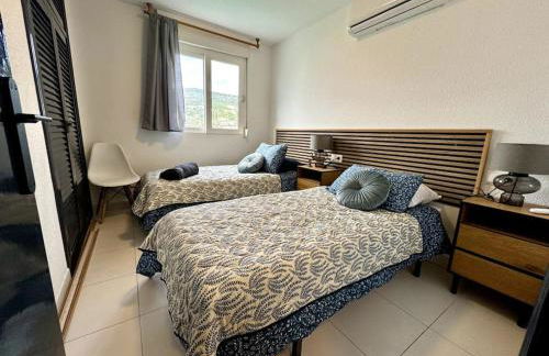 Luxury 2-Bed Marina Apartment - Photo 13