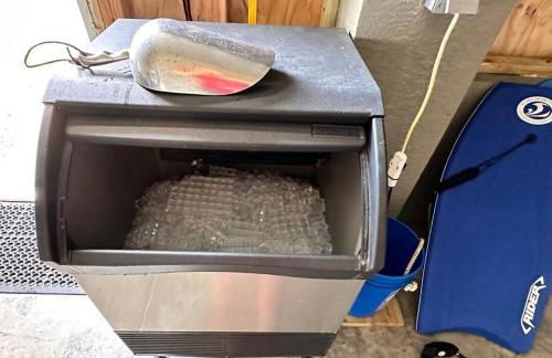 Canal-Front Home on 73ft Dock! - Foto 32