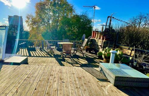 Sunny 2 bedroom, 2 bathroom Apartment with Rooftop in Central London - Photo 1