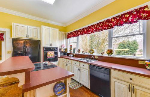 Elegant and Spacious Retreat about 18 Mi to Lake Norman! - Photo 10