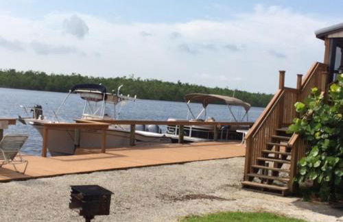 River Wilderness Waterfront Cabins - Photo 14