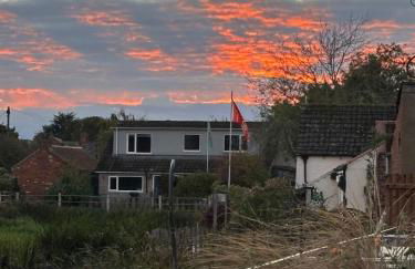 Comfortable 4BR stay in Bourne, Free Parking, Sleeps 7, Families & Contractors Welcome - Foto 44