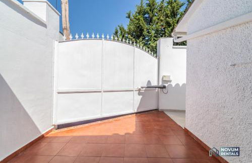 Modern villa with Heated Pool & BBQ Next to the Beach - Foto 40