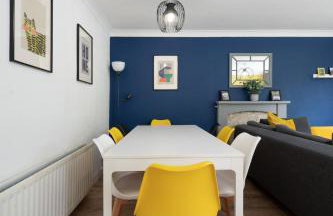 Spacious 5-bedroom home perfect for large groups - Foto 24