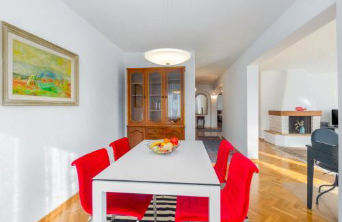 Elegant two-bedroom apartment with terrace in Rovinj - Photo 46