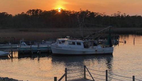 Sawyers Lodge - Historic Soundfront Home, Pool, Hot Tub, Boat Launch, Kayaks, Pets OK, Flex Stays - Foto 5