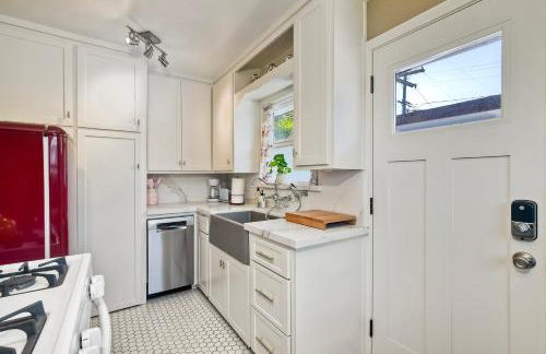 Walk To Beach - EV Charger - Outdoor Dining - 2BR - Photo 26