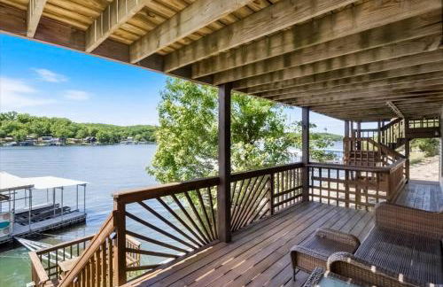 Life's Better At The Lake - Foto 34