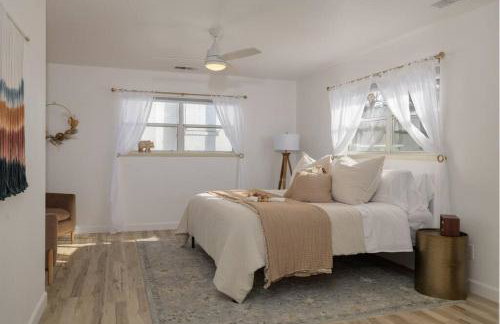 Updated & Spacious 2 BR with Free WiFi - Foto 27