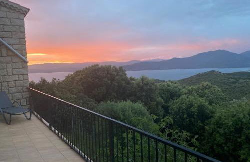 Maison de Charme Vue Exceptionnelle Mer & Montagne - Foto 6