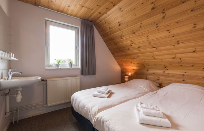 Rustic-chic Villa With Thatched Roof - Photo 3