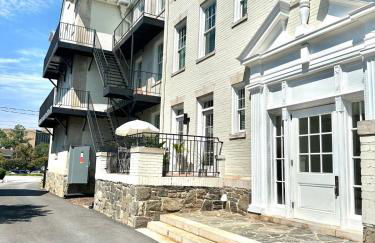 Golden Glow Style - Comfort & Central - Buckhead with Free Parking - Foto 22