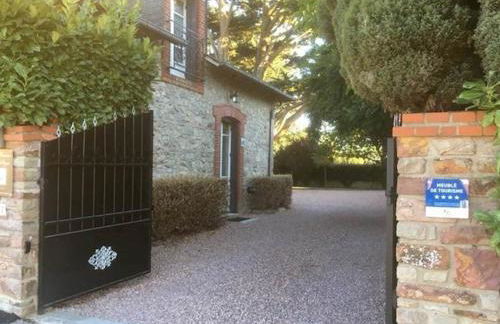 Au domaine des anges, 3 gîtes luxueux avec Jacuzzi privatif, sauna, mini-piscine, piscine extérieure chauffée en saison - Foto 11