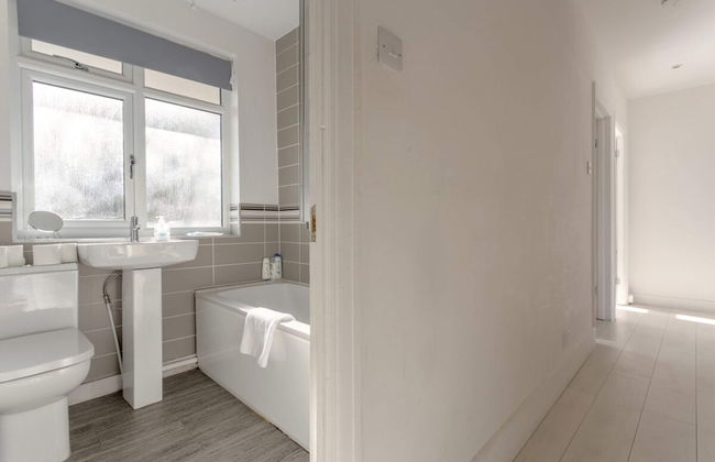 Modern 2 Bedroom Apartment in Morden - Foto 22