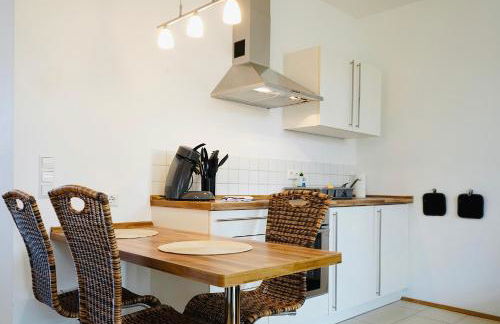 Wohnensemble mit 3 separaten Bereichen- 2 Küchen- 3 Badezimmer- 10 Personen- Garten- Parkplatz - Foto 42