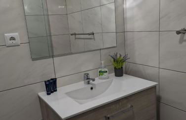 Waterfront 1 Bedroom suite 3 adults PDL - Photo 12