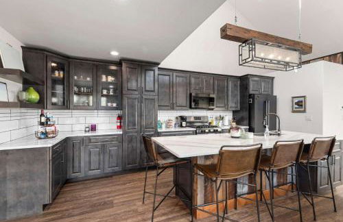 34 Acre Escape Games Hiking Pool Table Bicycles - Foto 19