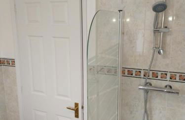 Sunningdale homely detached family,contractor 3 bed house with Parking - Foto 11