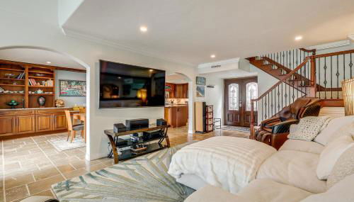 Chic Coastal Home with Outdoor Oasis in Oxnard! - Foto 3