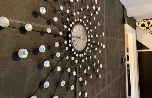 Stylish 3-Bed Family Pet-Friendly Home with Garden - Foto 15