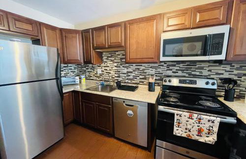 Large 2BR2BA Apartment Ideal for Long Stays - Foto 9