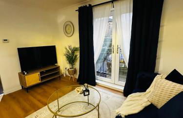 Modern 2 Bedroom Ground Floor Apartment near city centre - Photo 16