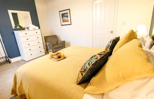 Bright and Well-Kept 3-Bed Property! Free Parking - Foto 33