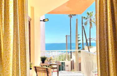 GATU Villa Cielo y Mar junto la playa, terraza , wifi y vista al mar ," Preferente mayores de 25 años y familias " - Foto 5